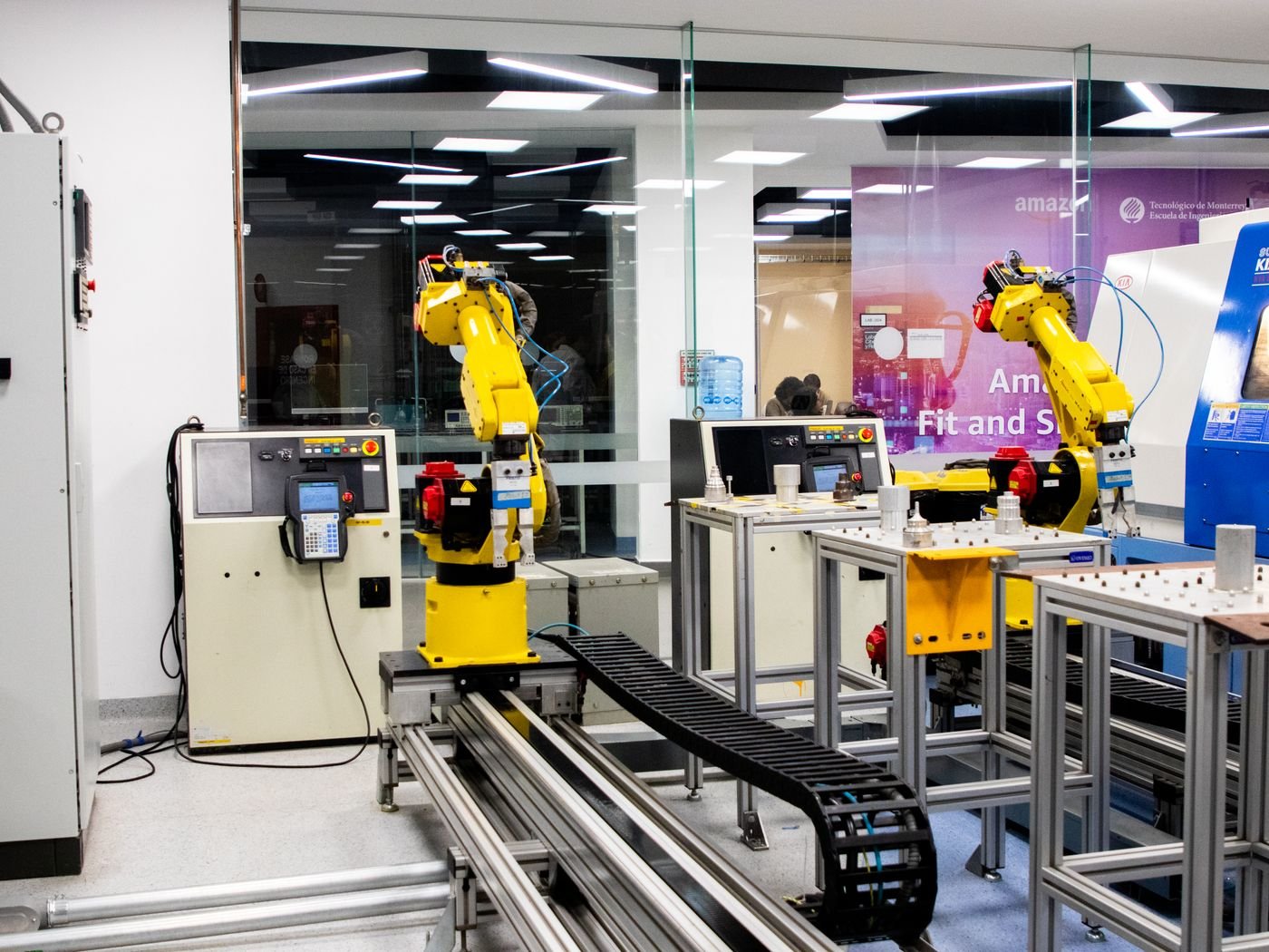 RP-1200 Robotic Palletizing Cell